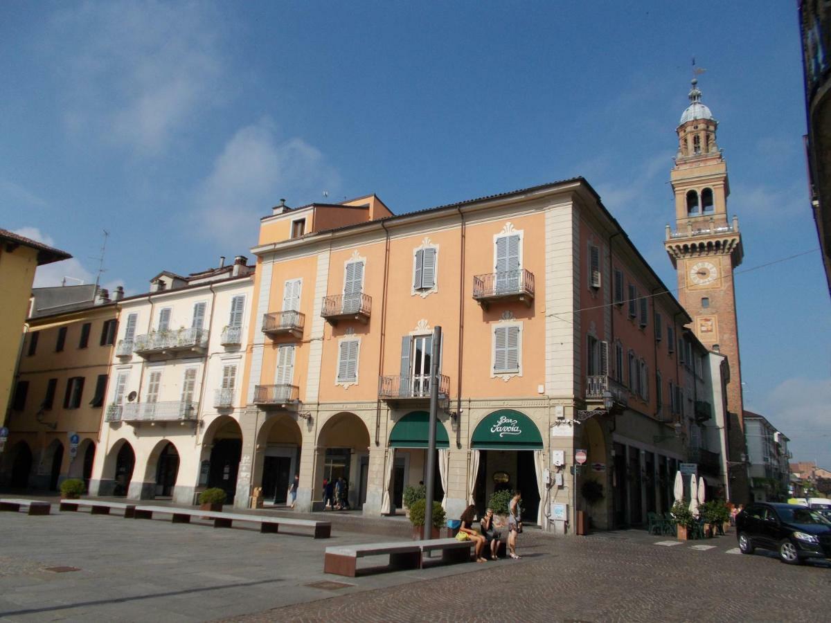 “La Loggia” Apartment Casale Monferrato Buitenkant foto